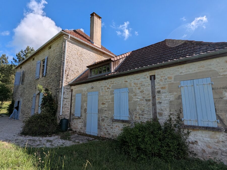 La maison côté jardin à Gourdon.